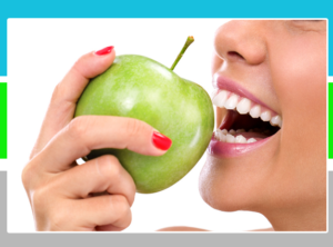 Sabías que al comer manzana ayudas a eliminar la placa bacteriana acumulada en tus dientes